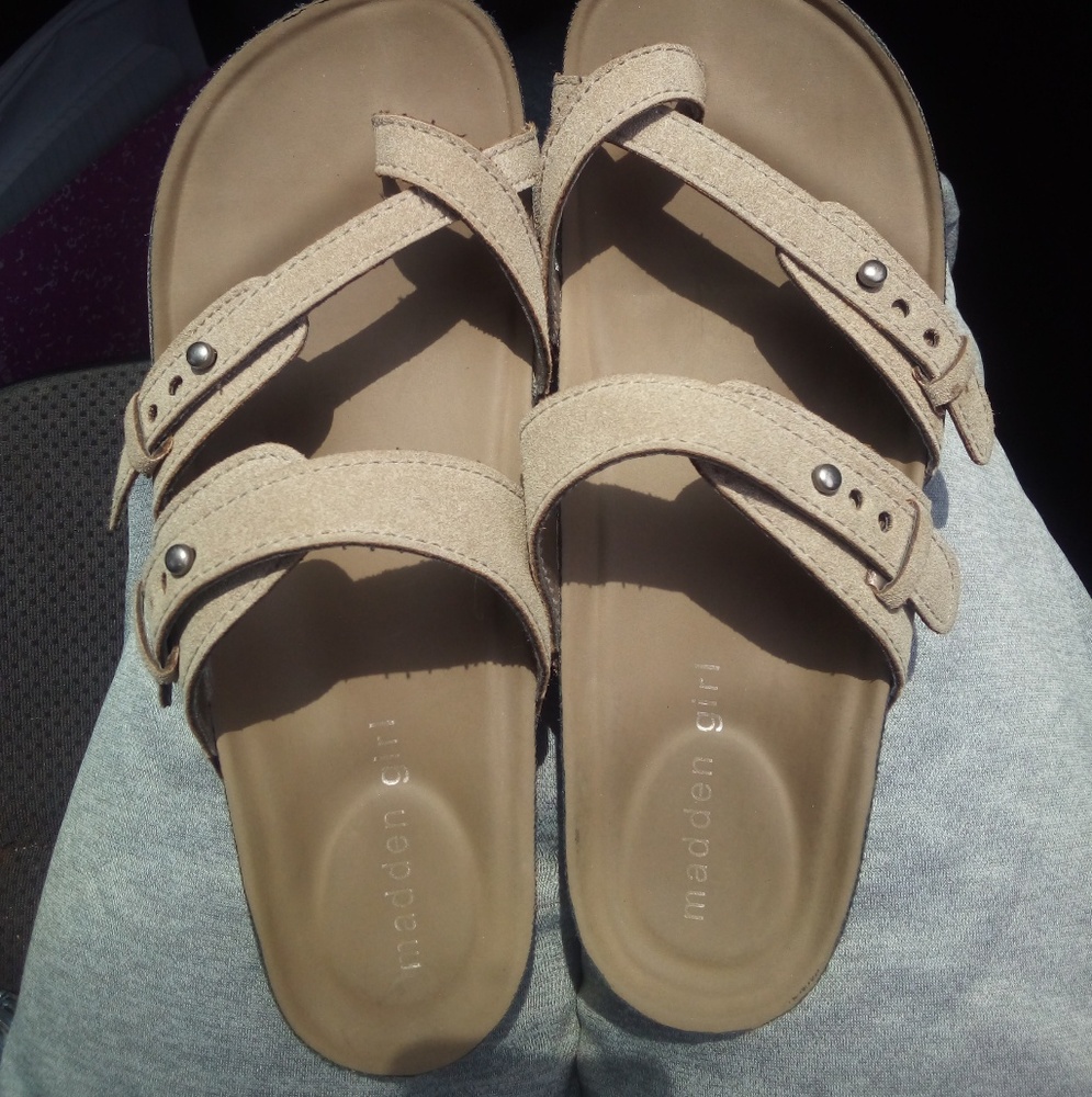 sandals - Picture 2 of 3